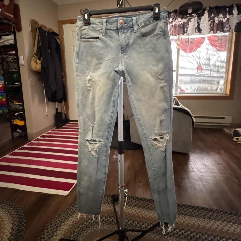 American Eagle Outfitters Light Blue Distressed Ankle Jeans